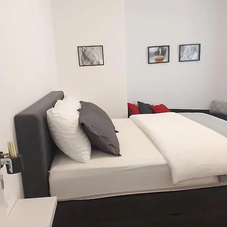 With Parking Space Pirovac, Sibenik - 23285 Lejlighed Pirovac