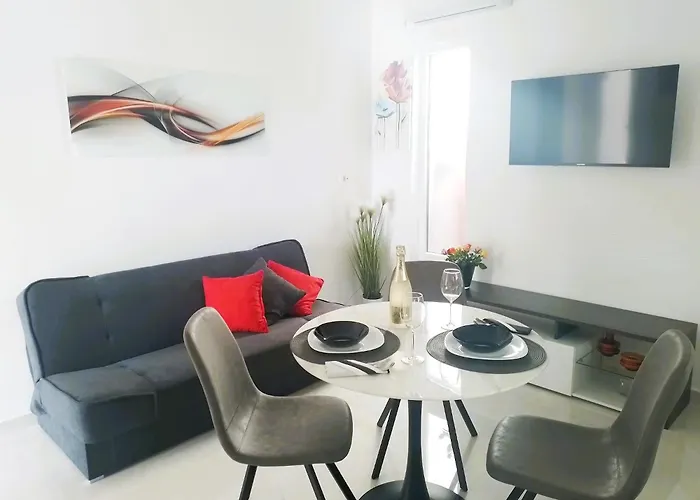 Apartment With Parking Space Pirovac, Sibenik - 23285